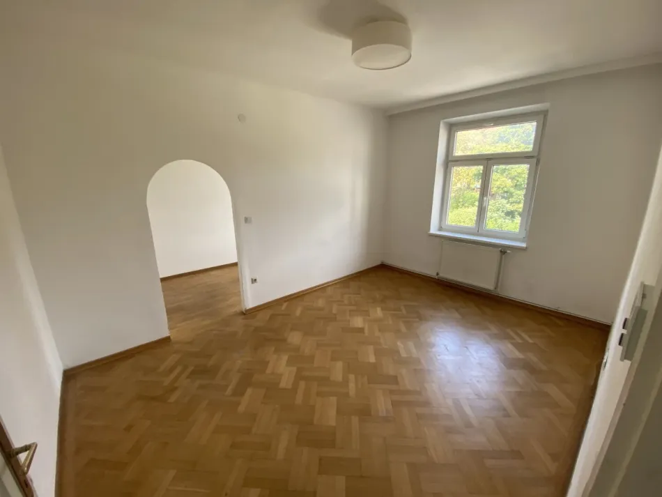 Helle freundliche 1,5 Zimmer Wohnung mit Blick ins Grüne - Titelbild