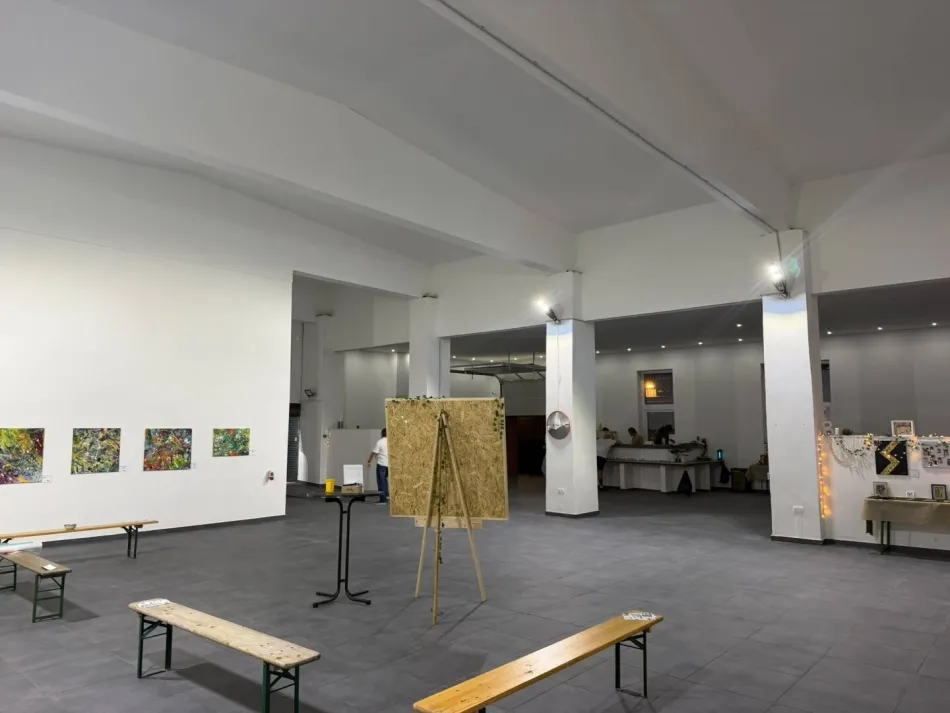 Helle Gewerbehalle ca. 388 m² mit Verkaufsraumcharakter – direkt an der Hauptstraße - Titelbild