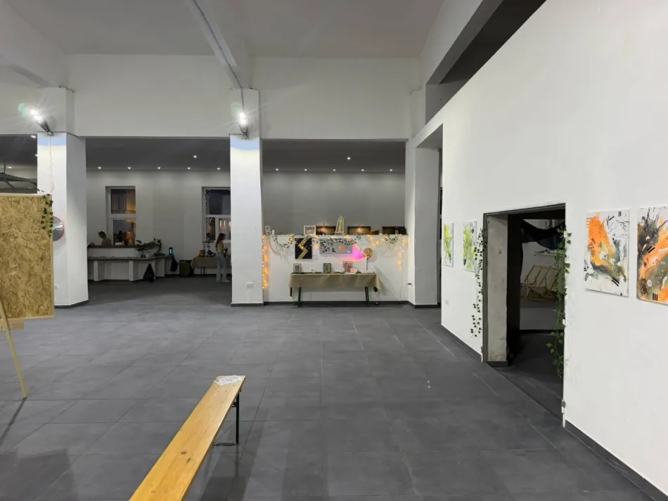 Helle Gewerbehalle ca. 388 m² mit Verkaufsraumcharakter – direkt an der Hauptstraße - Bild