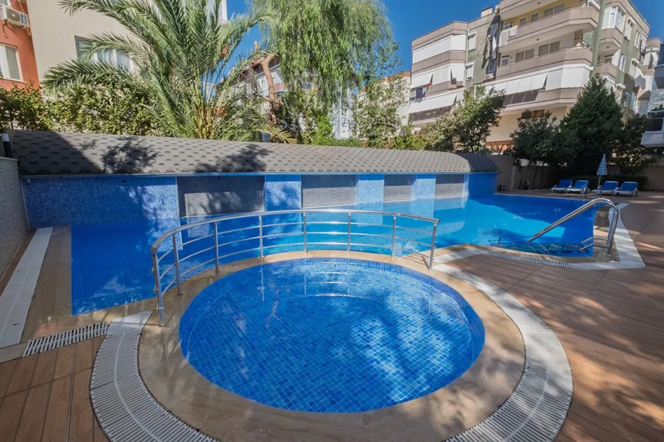 Moderne, möblierte 1+1-Wohnung in Antalya – nur ca. 1 km vom Meer entfernt - Titelbild