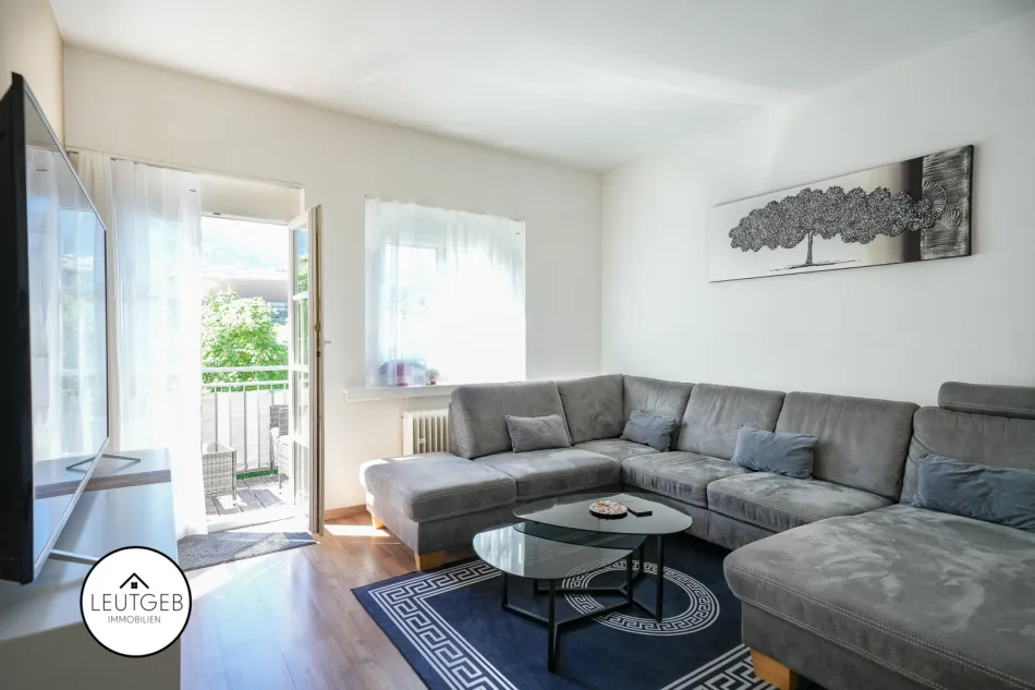 Zentrale Lage und modern ausgestattet – 4-Zimmerwohnung mit Balkon zum Wohlfühlen. - Titelbild