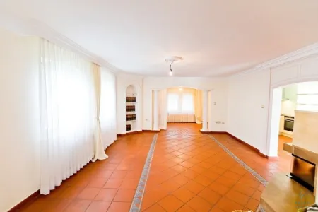 Blick Wohnzimmer in das Officezimmer