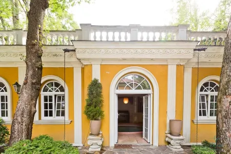 Eingang Poolhaus