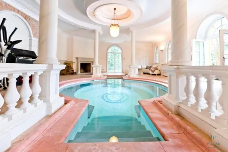 Poolhaus