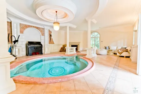 Poolhaus