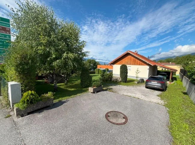 Absam bei Innsbruck: Gepflegtes Einfamilienhaus auf 904 m² Sonnen-Grundstück mit Potenzial für über 420 m² Wohnnutzfläche! - Bild