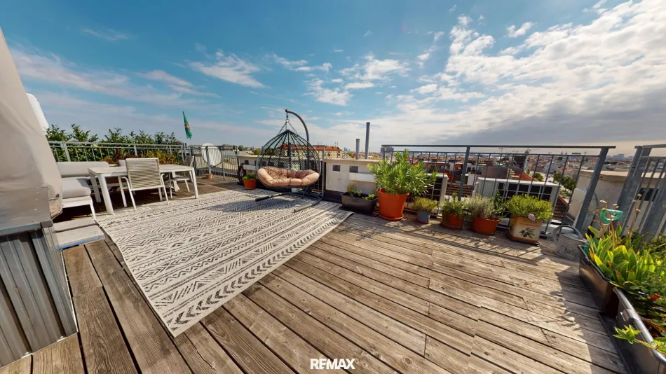 Dachgeschoß-Maisonette mit 360°-Dachterrasse - Titelbild