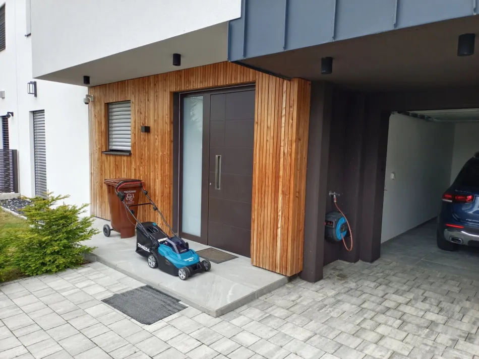 Moderne Doppelhaushälfte mit hochwertiger Ausstattung, 145m², 5 Zimmer, sowie Terrasse, Garten & Garage in Pottendorf, NÖ! - Bild