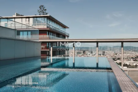 Rooftop Pool mit Terrasse (360° Blick)