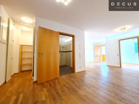 TOPLAGE* BARRIEREFREI * HOCHWERTIG * ZENTRUM * BALKON