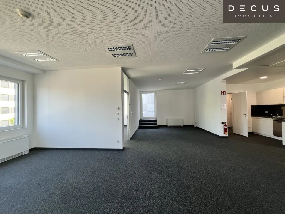 Attraktive Büroflächen in toller Lage mit sehr großzügigen Raumhöhen nahe der Donau in LINZ - Bild