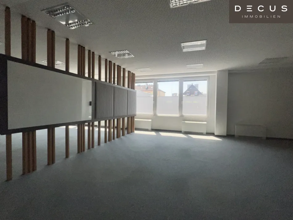 Attraktive Büroflächen in toller Lage mit sehr großzügigen Raumhöhen nahe der Donau in LINZ - Titelbild
