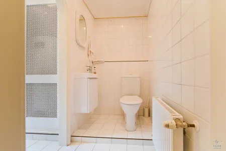 separate Toilette