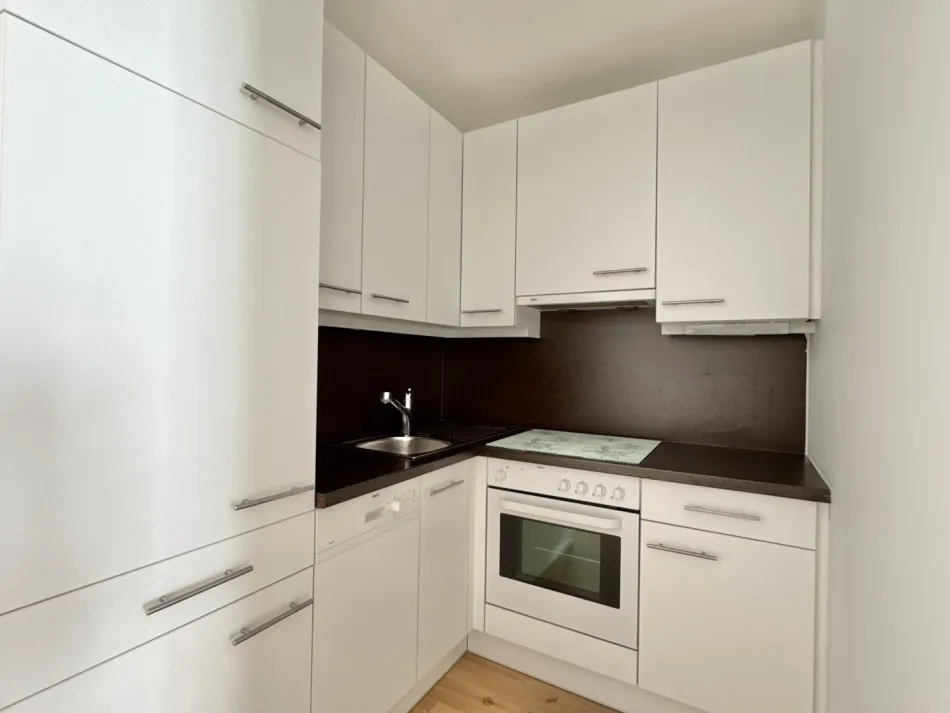 PROVISIONSFREI - RUHIGE 2 ZIMMER + GROSSER BALKON - Bild