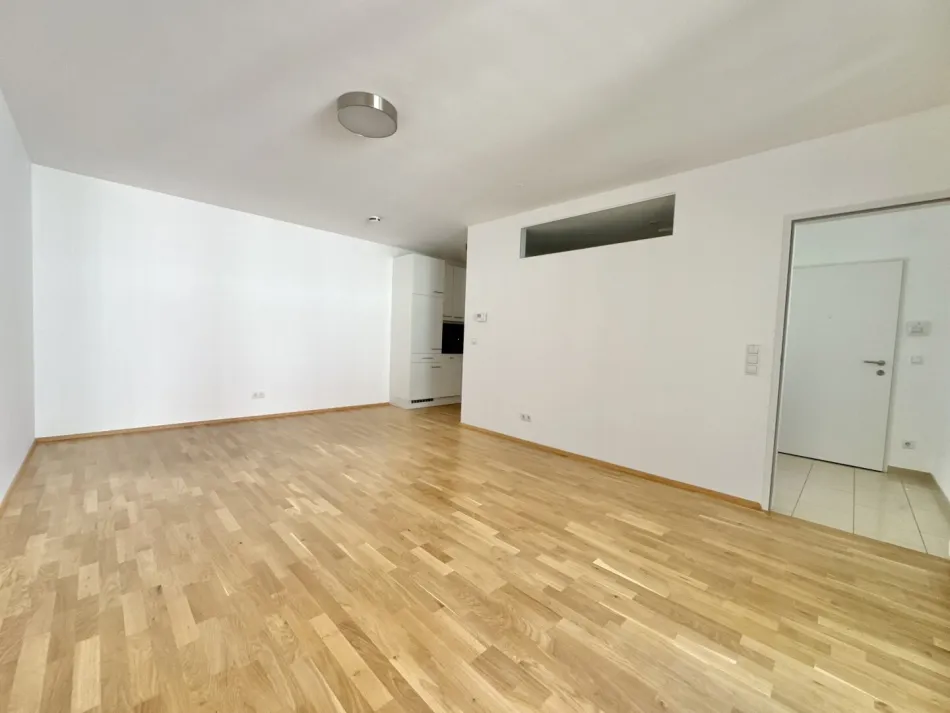 PROVISIONSFREI - RUHIGE 2 ZIMMER + GROSSER BALKON - Bild