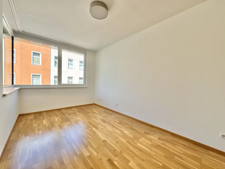 PROVISIONSFREI - HELLE 2 ZIMMER + GROSSER LOGGIA - Bild