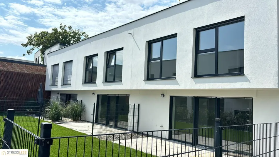 Modernes Reihenhaus mit Garten, Terrasse & E-Ladestation in Maria Lanzendorf - Titelbild