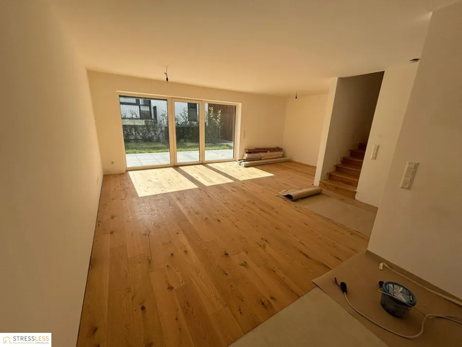 Modernes Reihenhaus mit Garten, Terrasse & E-Ladestation in Maria Lanzendorf - Bild