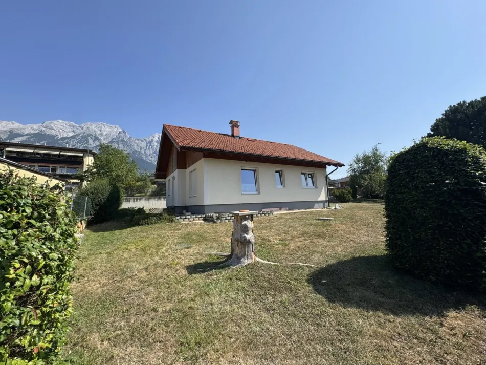 Absam bei Innsbruck: Gepflegtes Einfamilienhaus auf 904 m² Sonnen-Grundstück mit Potenzial für über 420 m² Wohnnutzfläche! - Titelbild