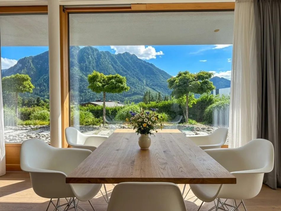 Achensee: Architektenvilla der Superlative – Top W3 mit ca. 67,19 m² Wohnfläche | ca. 152 m² Privatgarten | ca. 22,51 m² Terrasse | ca. 5,34 m² Balkon - Titelbild