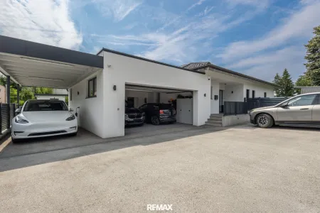 Vorderansicht - Doppelgarage - Carport