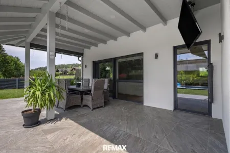überdachte Terrasse