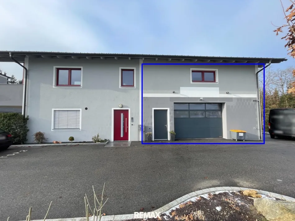 Außenansicht_Haus_Garage