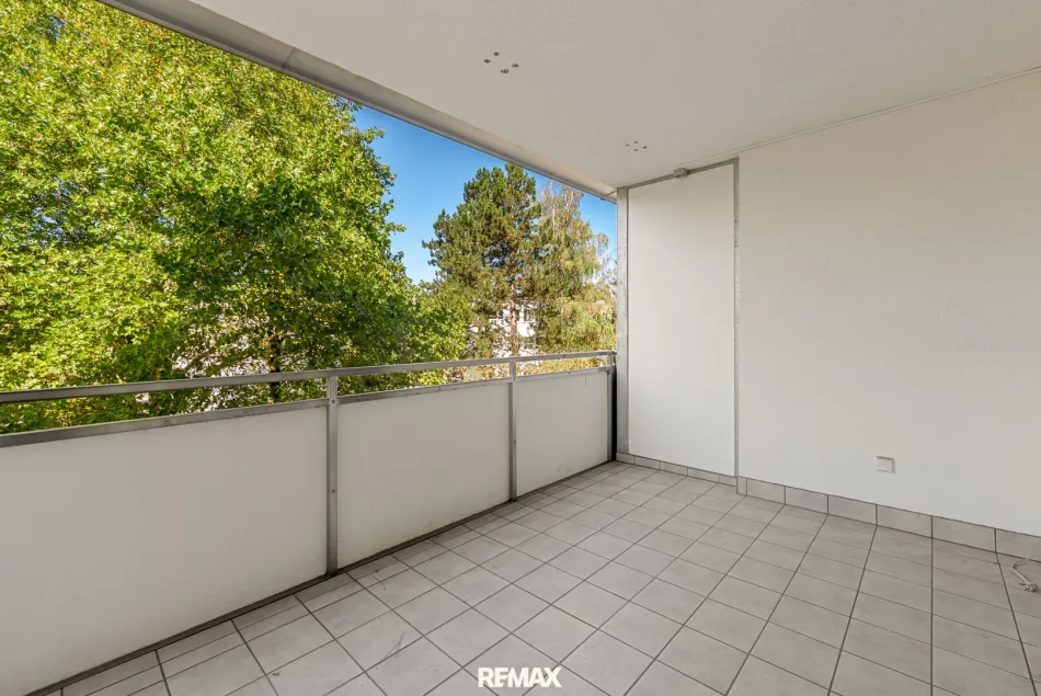 Großzügige 3-Zimmer-Wohnung mit Loggia in zentrumsnaher Lage - Bild