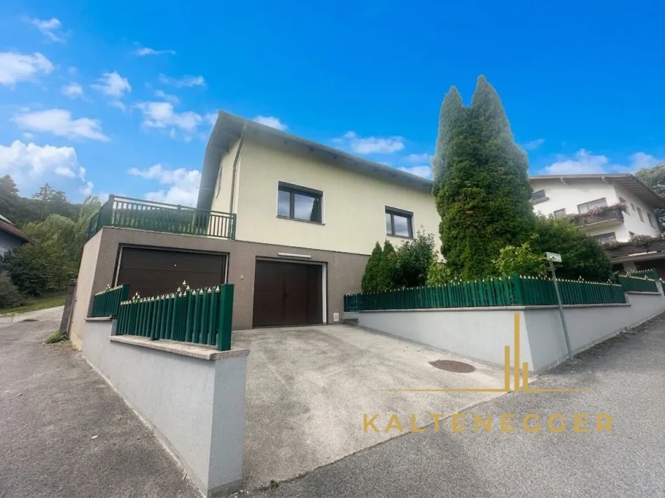 Helles Einfamilienhaus mit großem Garten in ruhiger Lage - Bild