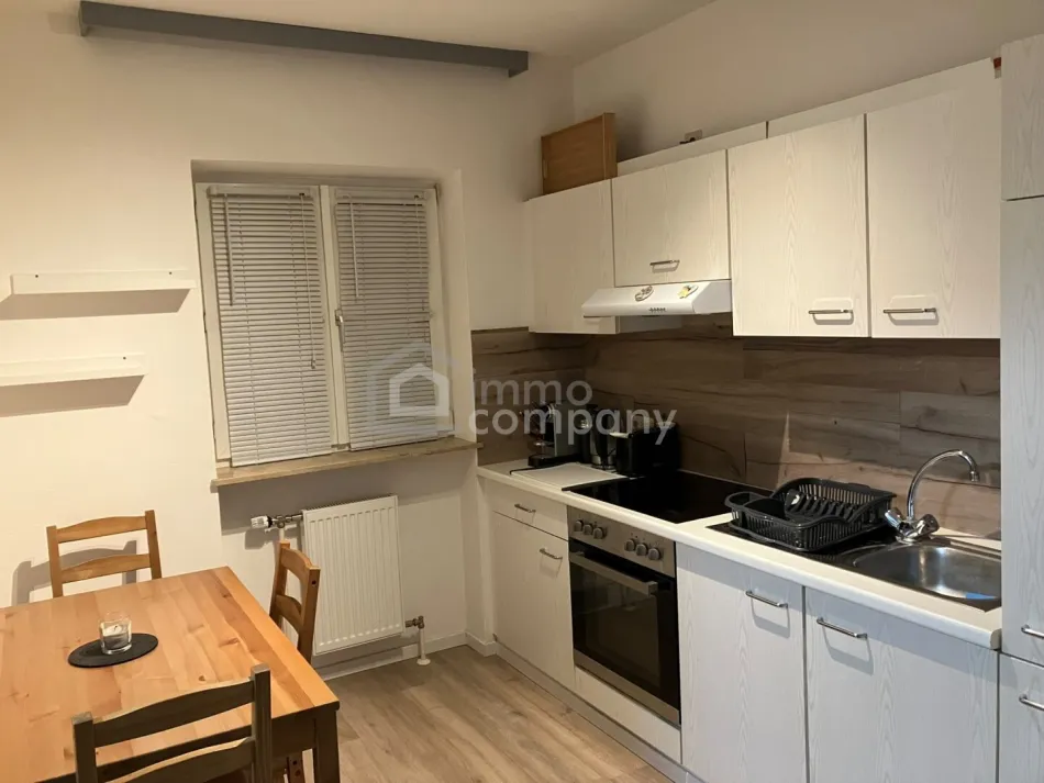 Klein aber oho ! Charmante 2-Zimmer-Wohnung mit Westbalkon & Parkplatz - Bild