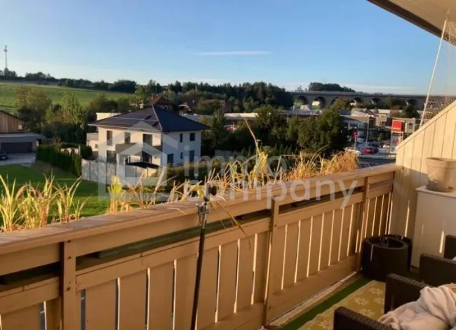Klein aber oho ! Charmante 2-Zimmer-Wohnung mit Westbalkon & Parkplatz - Titelbild