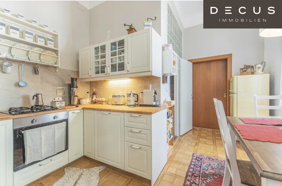 | WOHNEN NÄHE HUSARENTEMPEL | TRAUMHAFTE 2 ZIMMER ALTBAUWOHNUNG | TOPLAGE - Bild