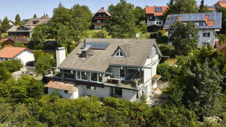 Exklusive Maisonette-Wohnung mit über 200 m² Wohnfläche – Großzügiges Wohnen in traumhafter Schwarzwaldlage