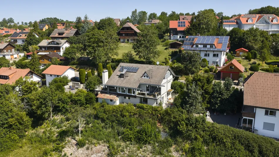 Exklusive Maisonette-Wohnung mit über 200 m² Wohnfläche – Großzügiges Wohnen in traumhafter Schwarzwaldlage - Titelbild
