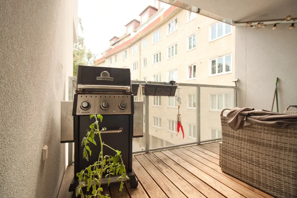 Ruhige, helle Wohnung mit Baujahr 2015 | 3 Zimmer + separate Küche | Loggia | Garagenstellplatz optional - Bild