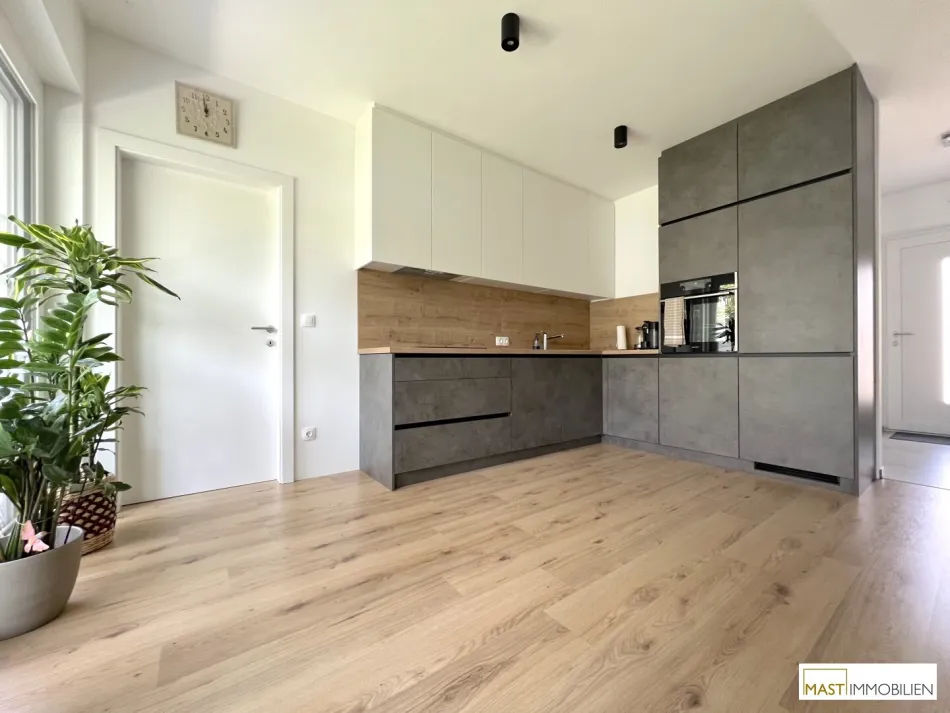 Sehr helle, gut eingeteilte 3-Zimmer-Wohnung mit Terrasse - Bild