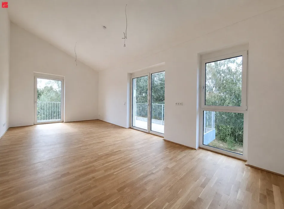 Lichtdurchfluteter Erstbezug mit großem Balkon & Carport - Bild