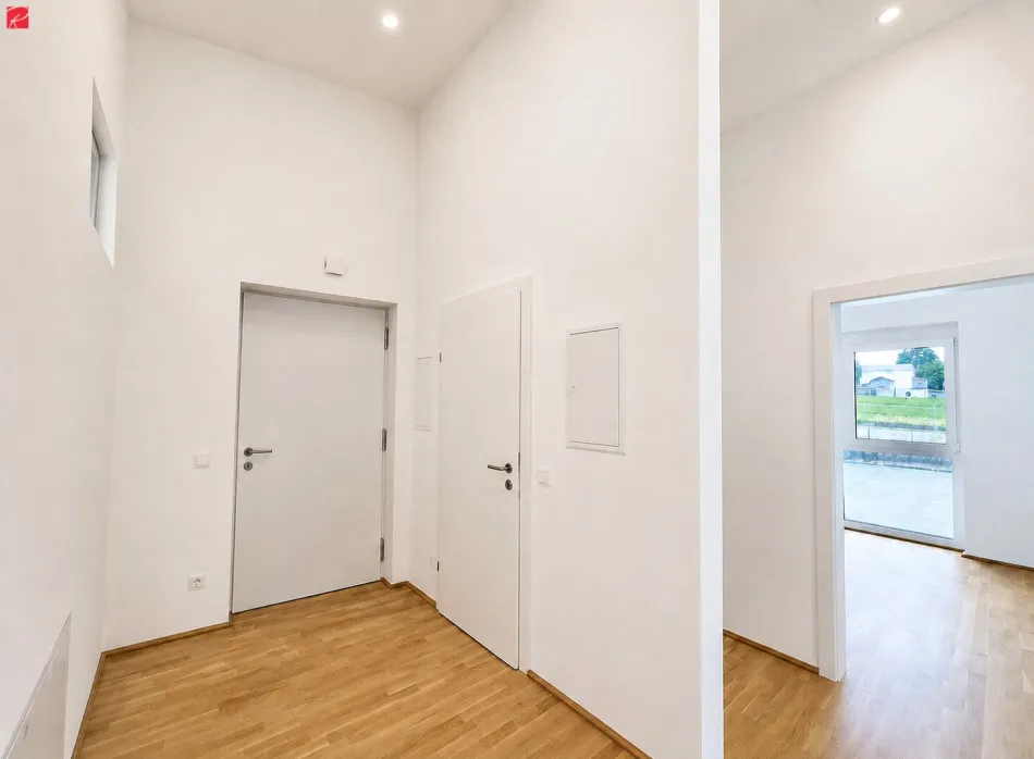 Lichtdurchfluteter Erstbezug mit großem Balkon & Carport - Bild