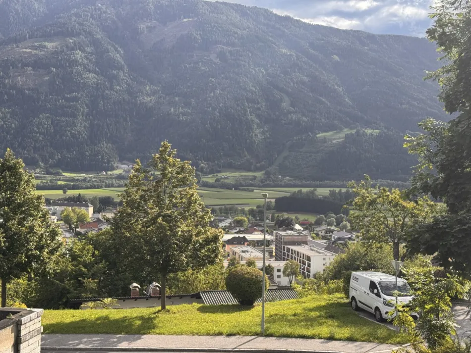 Traumhaftes Baugrundstück in Spittal mit spektakulärem Panorama auf Berge und Stadt – in bester Lage! - Titelbild