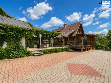 Landhaus mit Pferdehaltung in einzigartiger Panoramalage – Wohnen, wo Natur zuhause ist