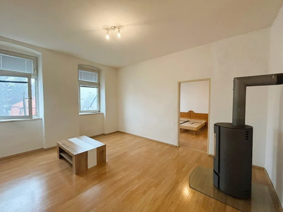 RENDITE - vermietete Eigentumswohnung mit allgemeinen Balkon und eigenen Parkplatz gelangt in 2630 Ternitz zum Verkauf! - Bild