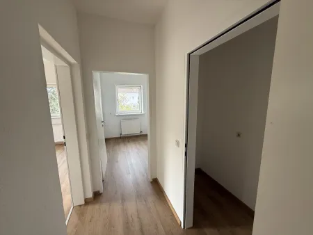 Renovierte 4-Zimmer-Wohnung inkl. Parkplatz