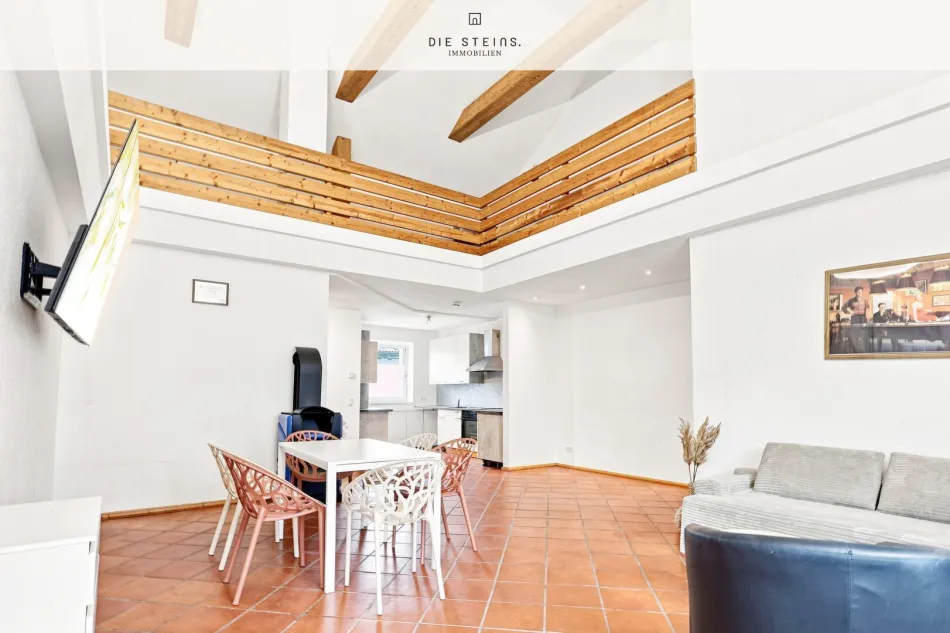 Exklusive Galerie-Wohnung - Eigengarten, Schwedenofen, Außenkamin - Titelbild
