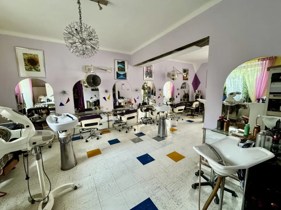 Gewerbeobjekt in Top-Lage von Knittelfeld – etablierter Friseursalon mit Entwicklungspotenzial - Titelbild