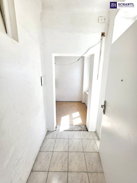 Selbst gestalten! Altbauwohnung mit Renovierungsbedarf in der schönen Hasnerstraße! Perfekte Infrastruktur und Anbindung + Ruhige Fahrradstraße + Balkonanbau möglich! Jetzt zugreifen!