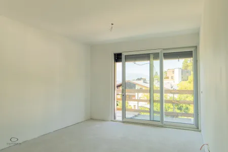 ÈVOLUER - Attraktive Dachgeschoss-Wohnung mit sonnigem Balkon