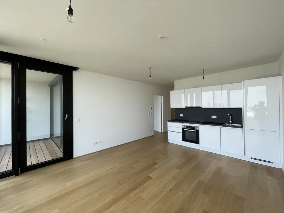UNBEFRISTET: 2 Zimmer mit Loggia und vielen Extras im Haus - Bild