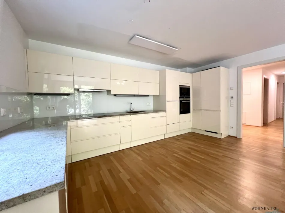 EINMALIG! Familienwohnung mit riesigem Garten am Waldrand + Garage | Neuwaldegg - Bild