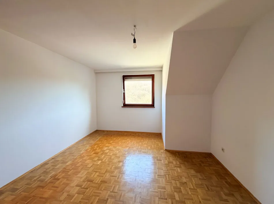 TOPLAGE in Purkersdorf! Einfamilienhaus mit 708 m2 Garten sowie 287 m2 Nutzfläche am Sagberg! - Bild