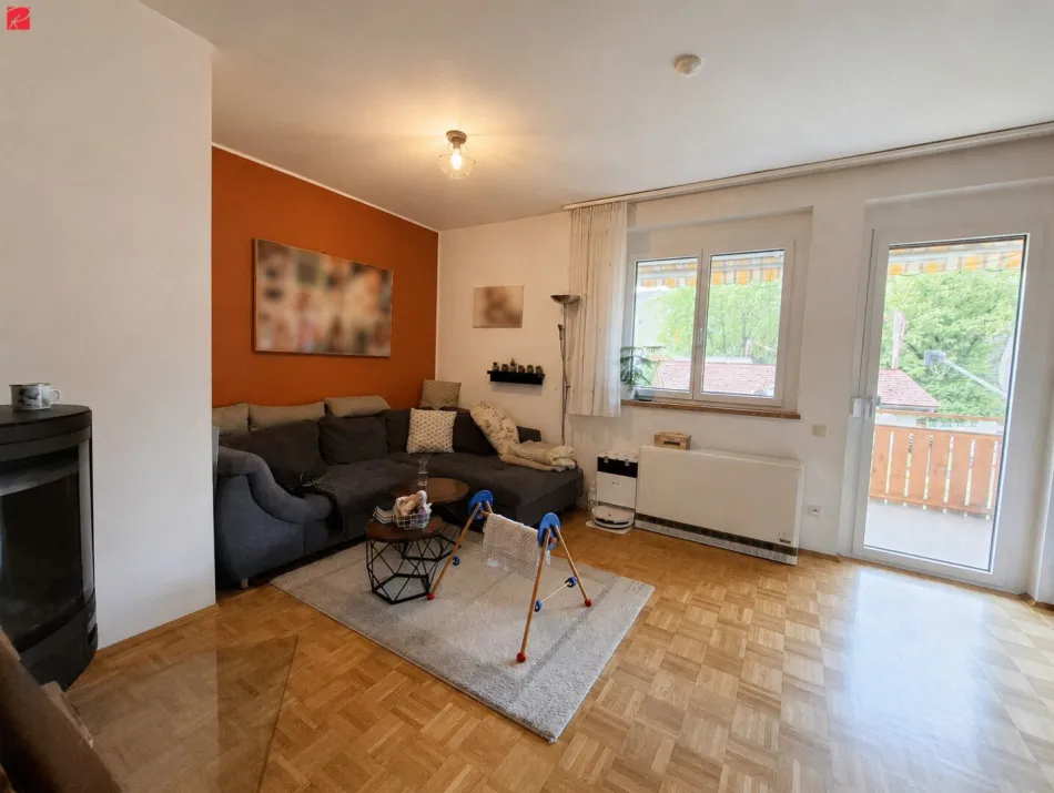 Zentrale Lage, sonniger Balkon & Carport inklusive - Bild